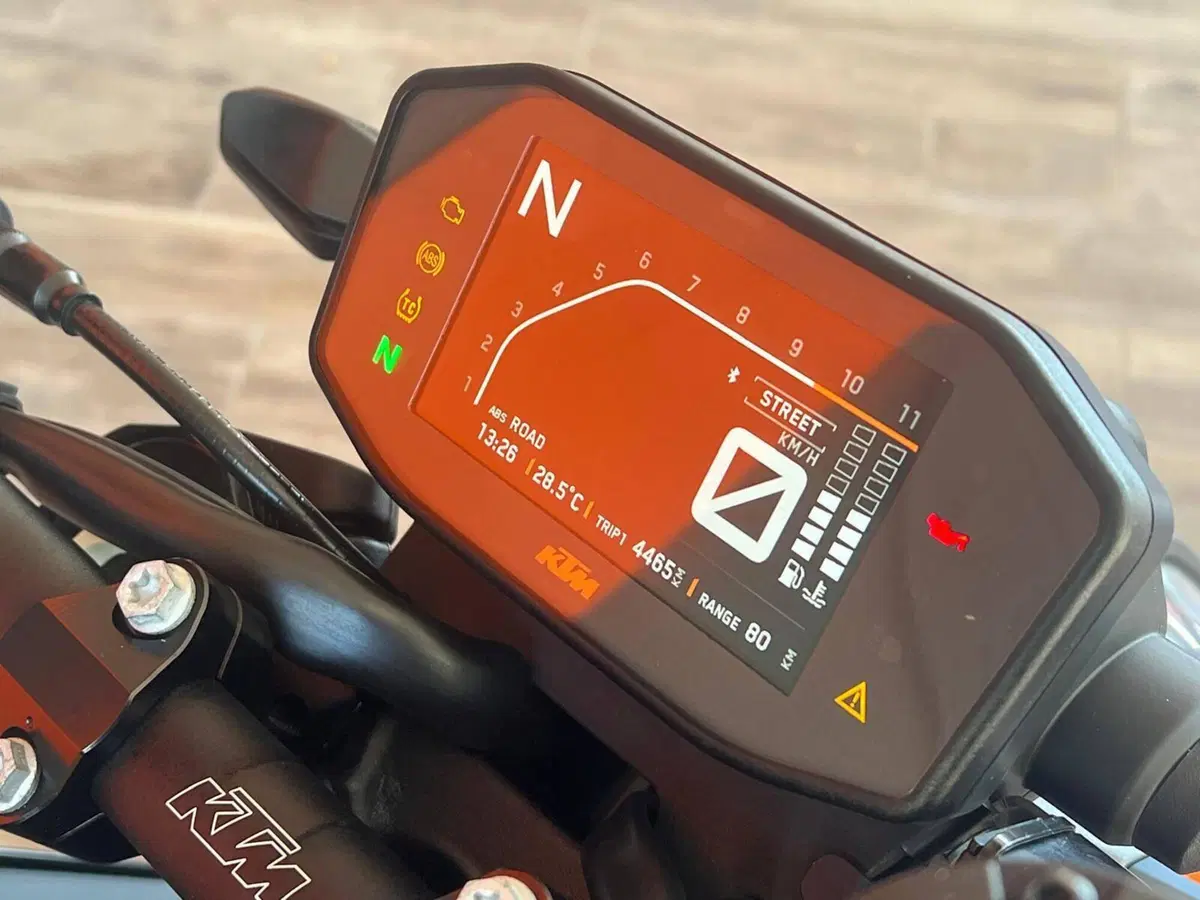 KTM 890 Duke R (2021 - 23) (8)