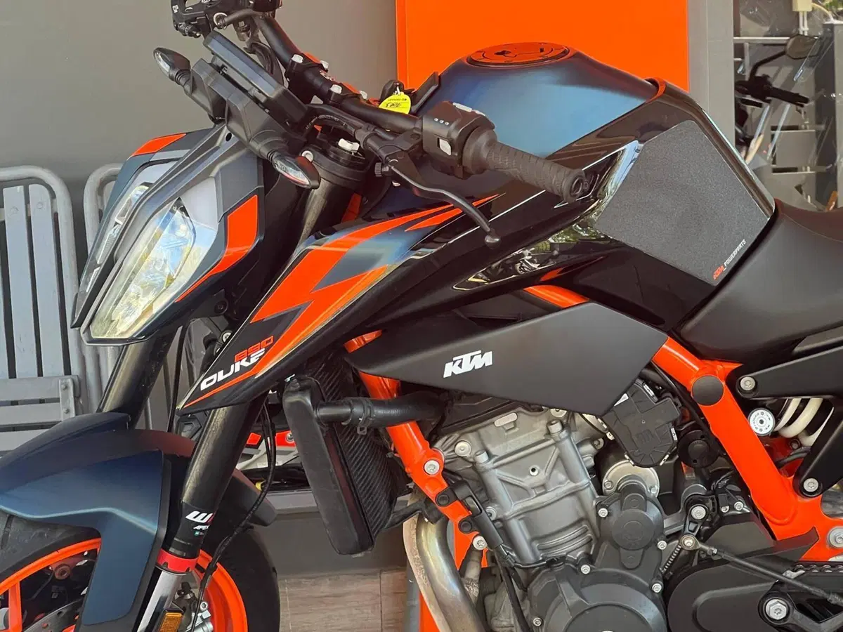 KTM 890 Duke R (2021 - 23) (12)