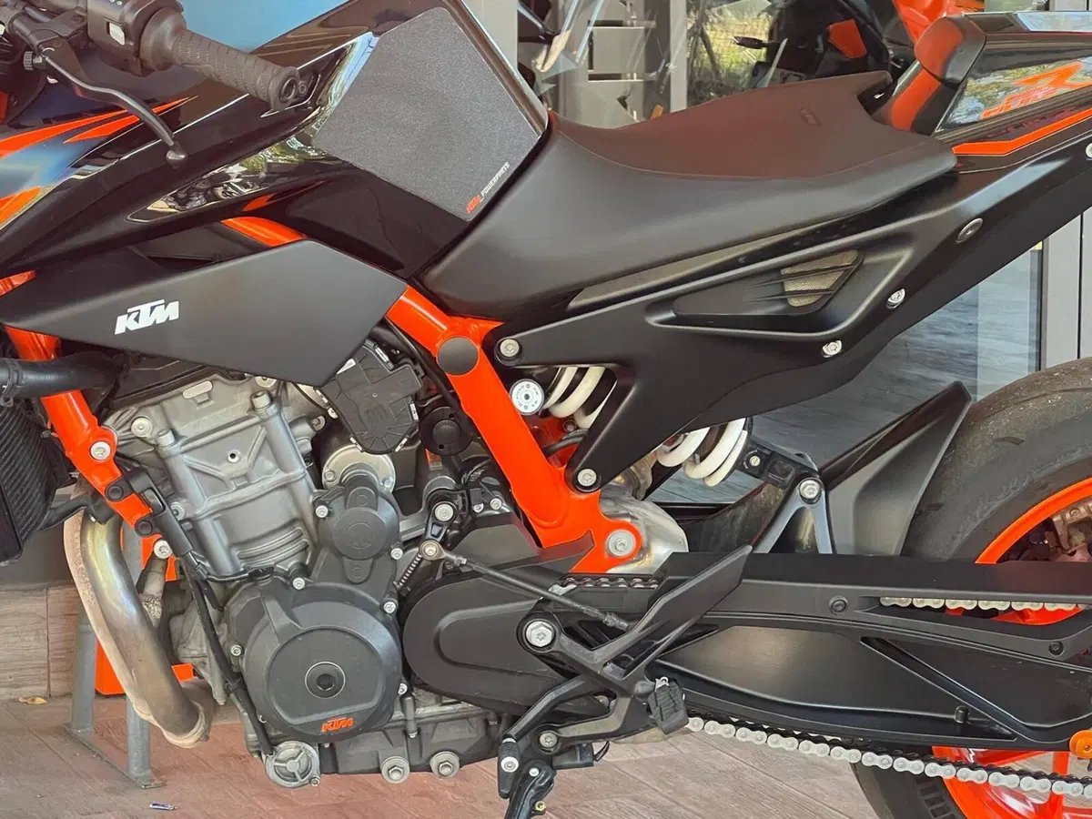 KTM 890 Duke R (2021 - 23) (13)