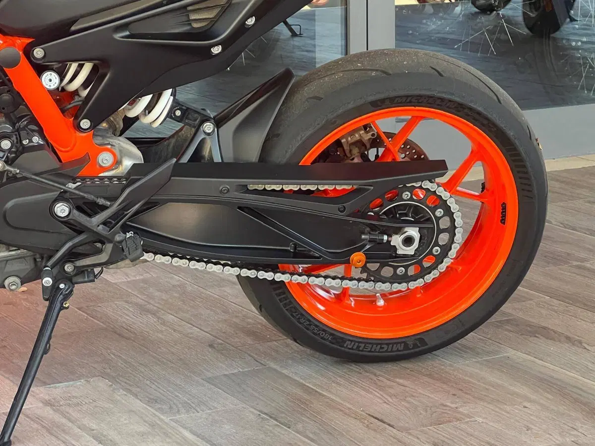 KTM 890 Duke R (2021 - 23) (14)