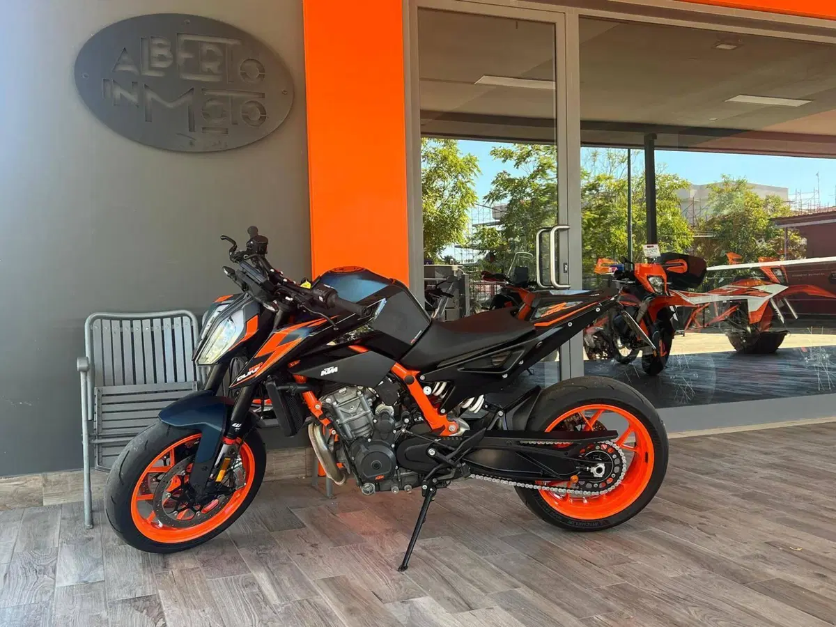 KTM 890 Duke R (2021 - 23) (2)