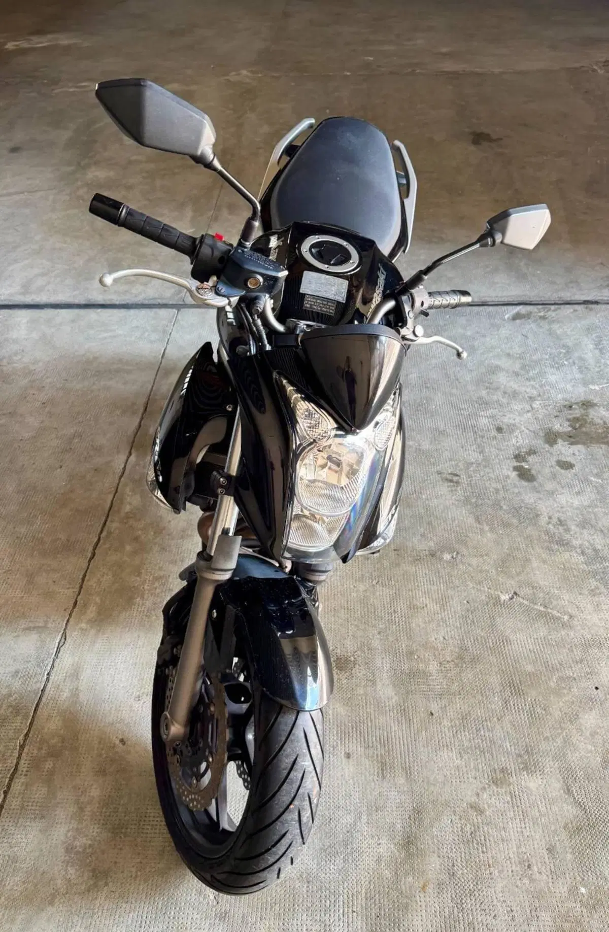 Kawasaki ER-6N (2009 - 11) (9)