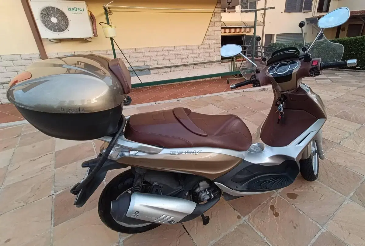 Piaggio Beverly 300 i.e. (2010 - 16) (2)