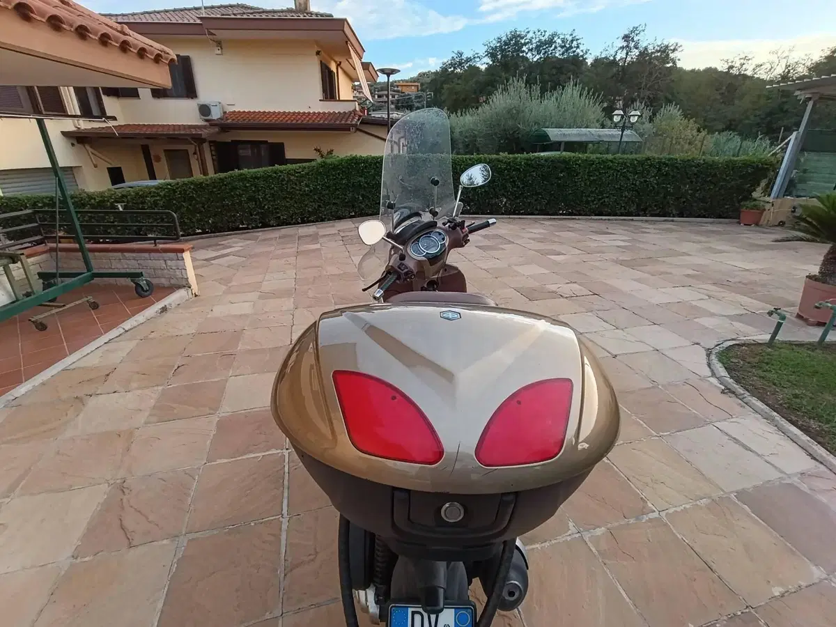 Piaggio Beverly 300 i.e. (2010 - 16) (6)