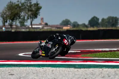 Dunlop CIV 2026, Cremona. Gara 1: Bernardi trionfa in Superbike, Antonelli vola in Supersport [RISULTATI]