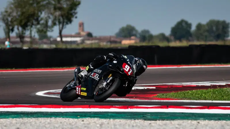 Dunlop CIV 2026, Cremona. Gara 1: Bernardi trionfa in Superbike, Antonelli vola in Supersport [RISULTATI]