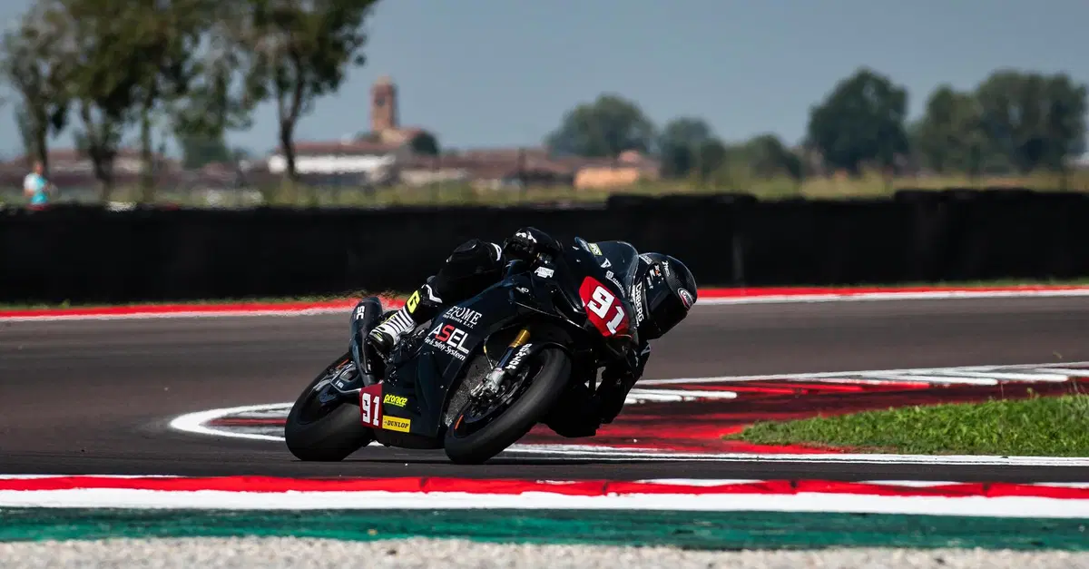 Dunlop CIV 2026, Cremona. Gara 1: Bernardi trionfa in Superbike, Antonelli vola in Supersport [RISULTATI]