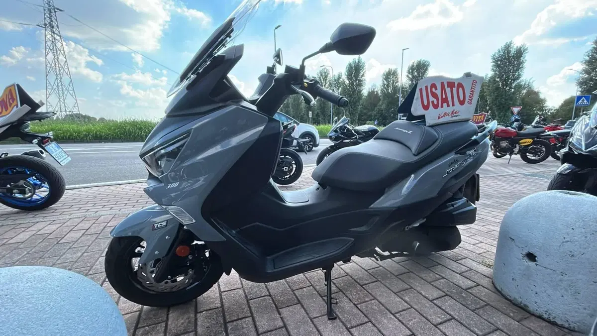 Sym Joymax 300 Z+ (2021 - 24) (3)