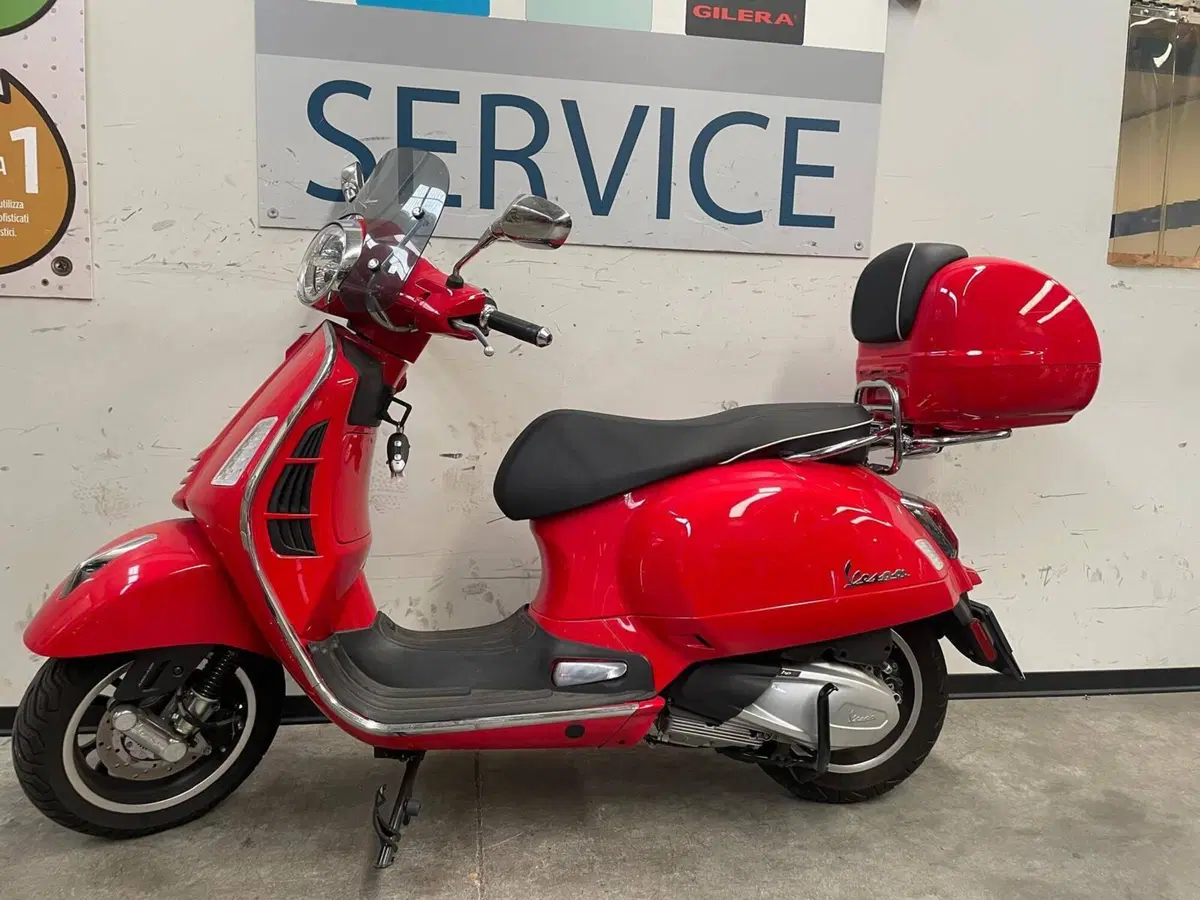 Vespa GTS 300 Super (2023 - 24) (2)