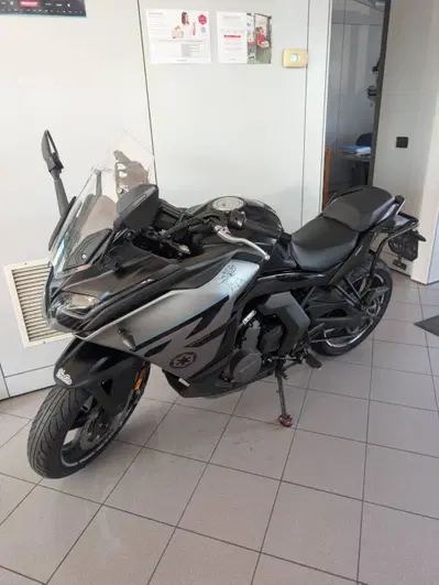 CFMOTO 650GT (2021 - 26) usata
