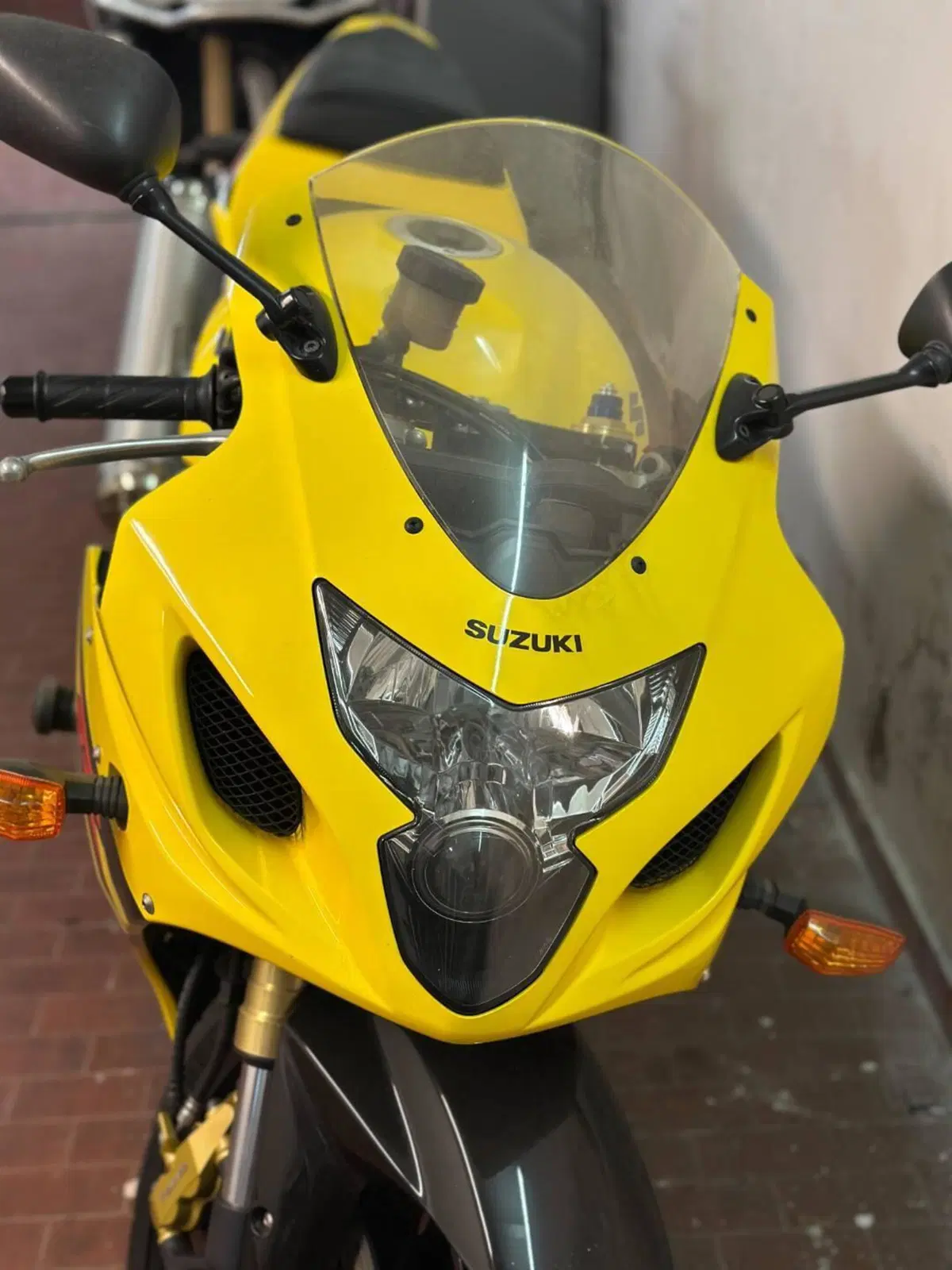 Suzuki GSX R 600 (2004 - 05) (2)