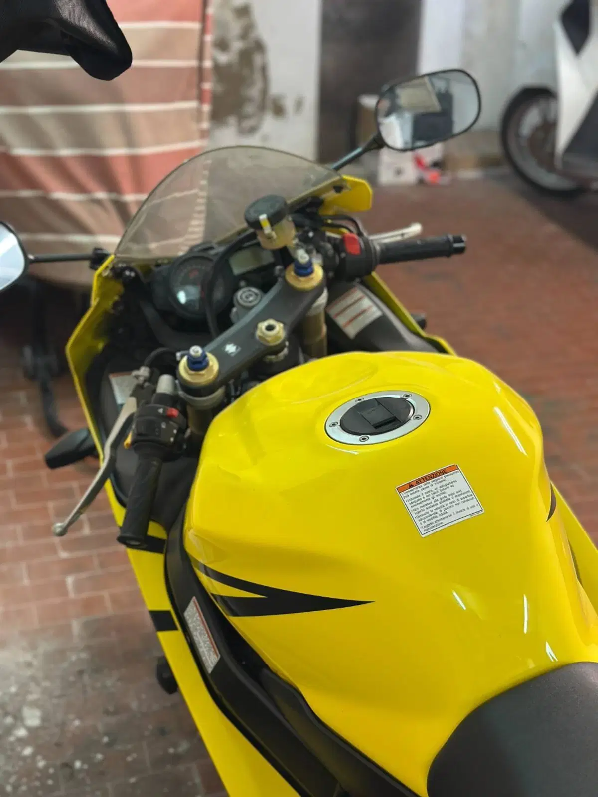 Suzuki GSX R 600 (2004 - 05) (5)