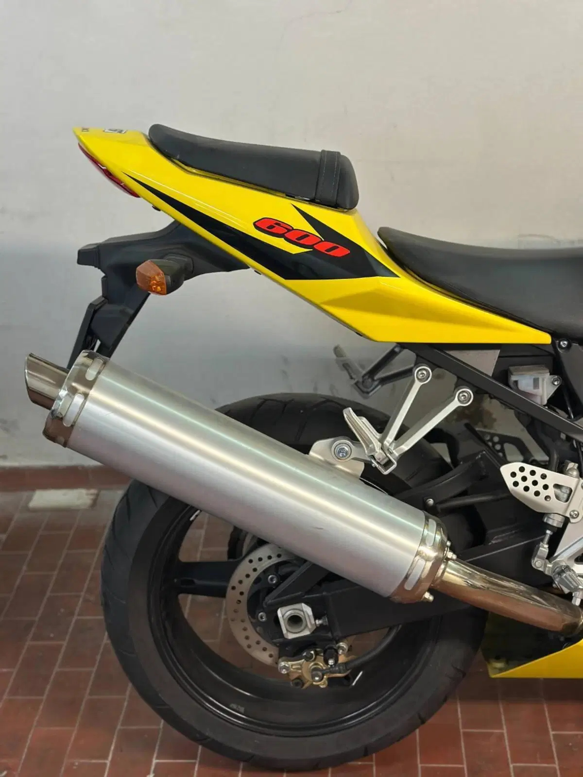 Suzuki GSX R 600 (2004 - 05) (8)