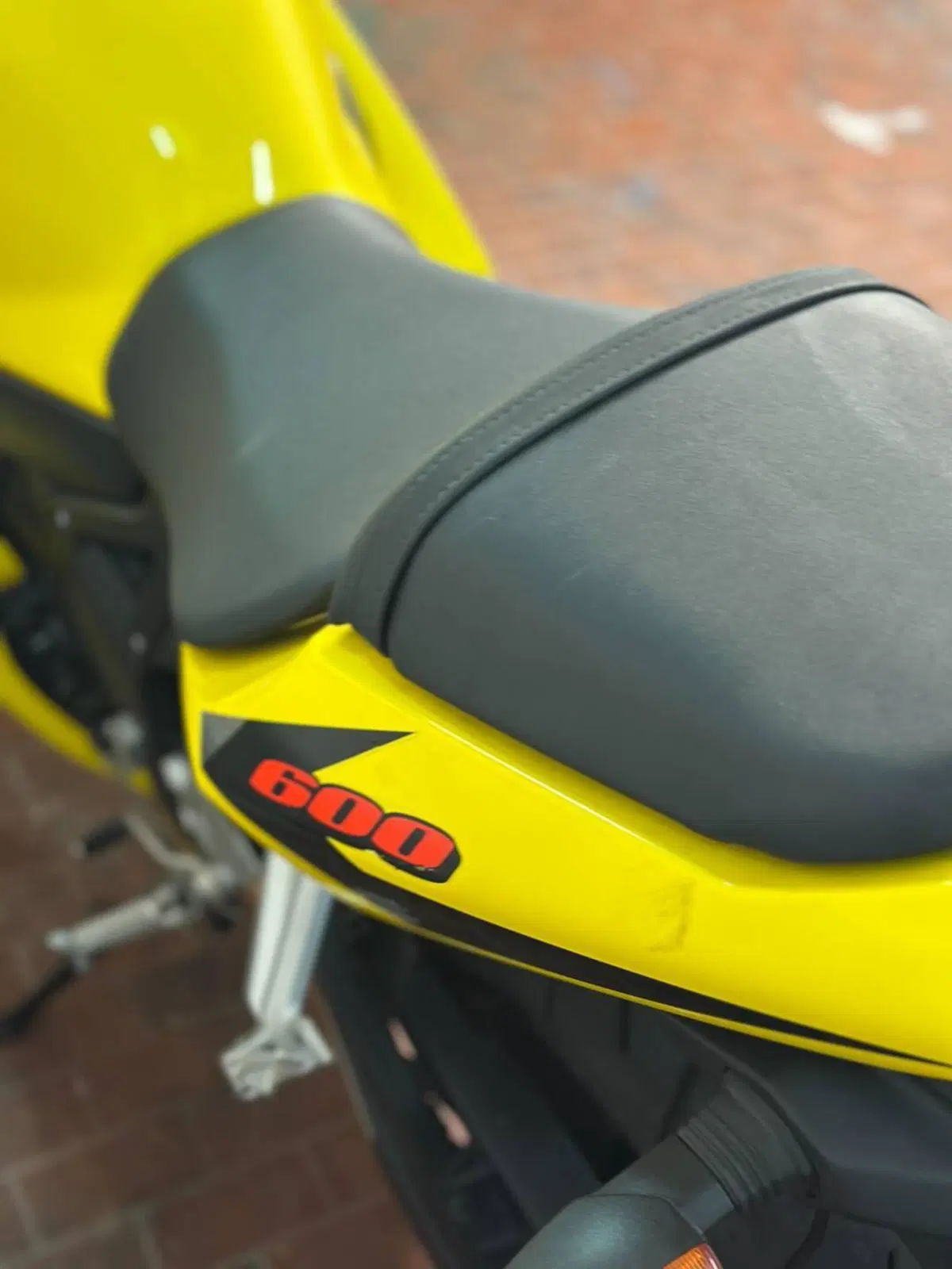 Suzuki GSX R 600 (2004 - 05) (9)