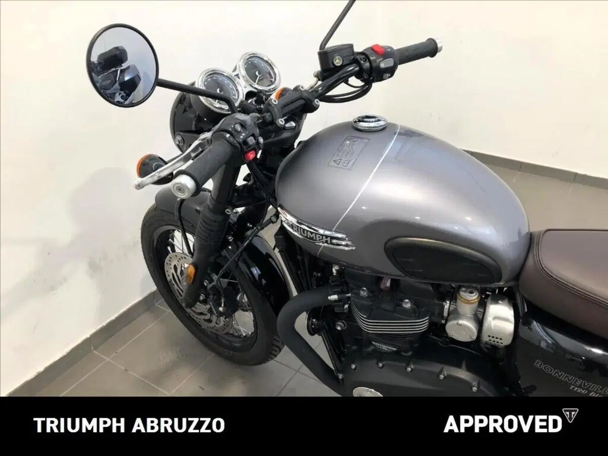 Triumph Bonneville T120 Black (2021 - 25) (13)
