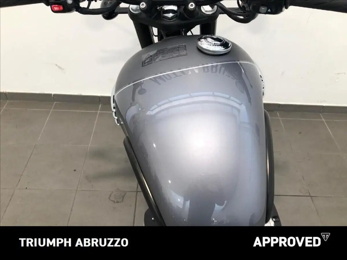 Triumph Bonneville T120 Black (2021 - 25) (14)