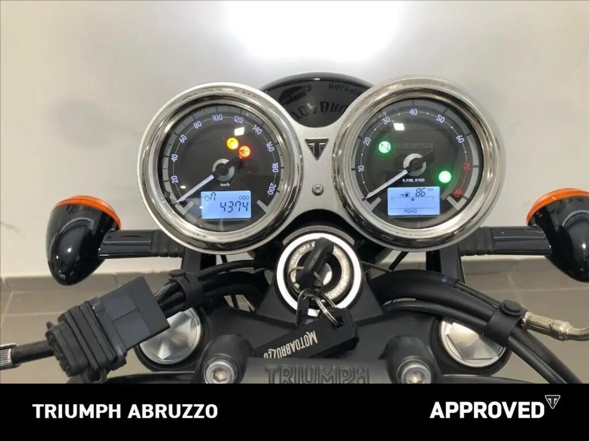 Triumph Bonneville T120 Black (2021 - 25) (12)