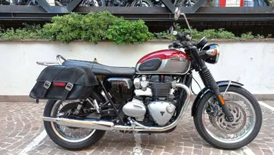 Triumph Bonneville T120 Gold Line Edition (2022 - 23) usata