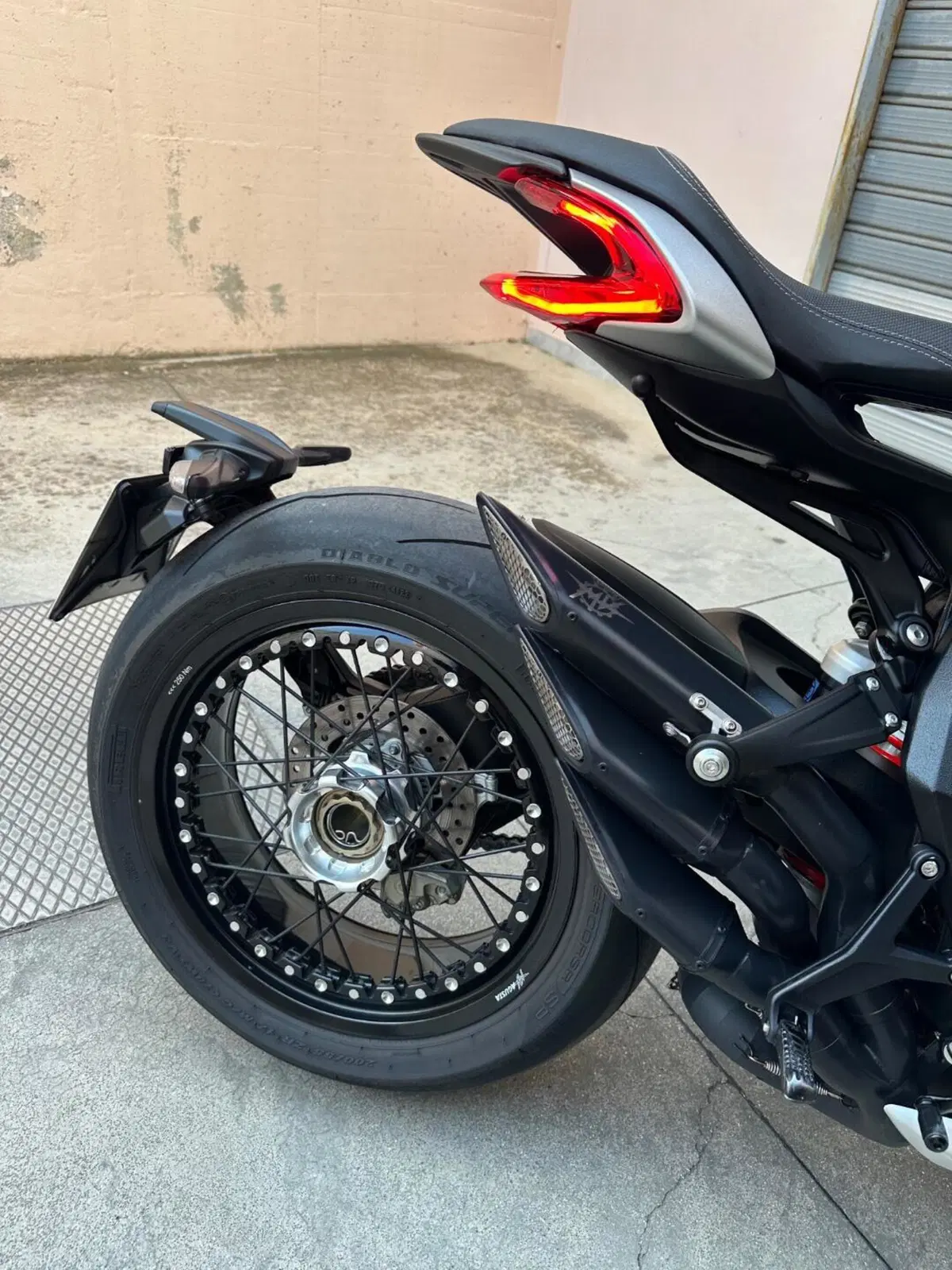 MV Agusta Dragster 800 RR (2021 - 23) (4)