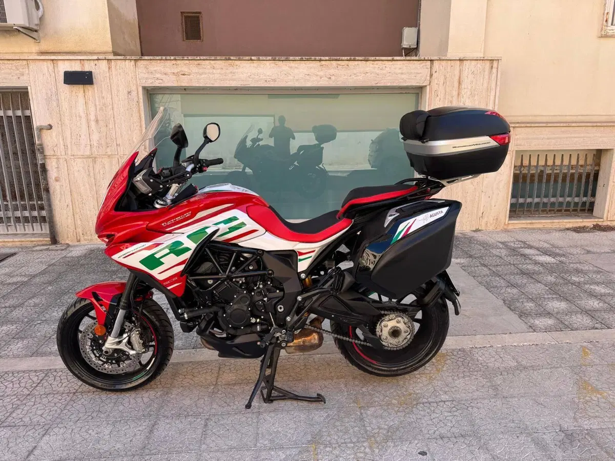 MV Agusta Turismo Veloce 800 RC SCS (2022 - 26) (4)
