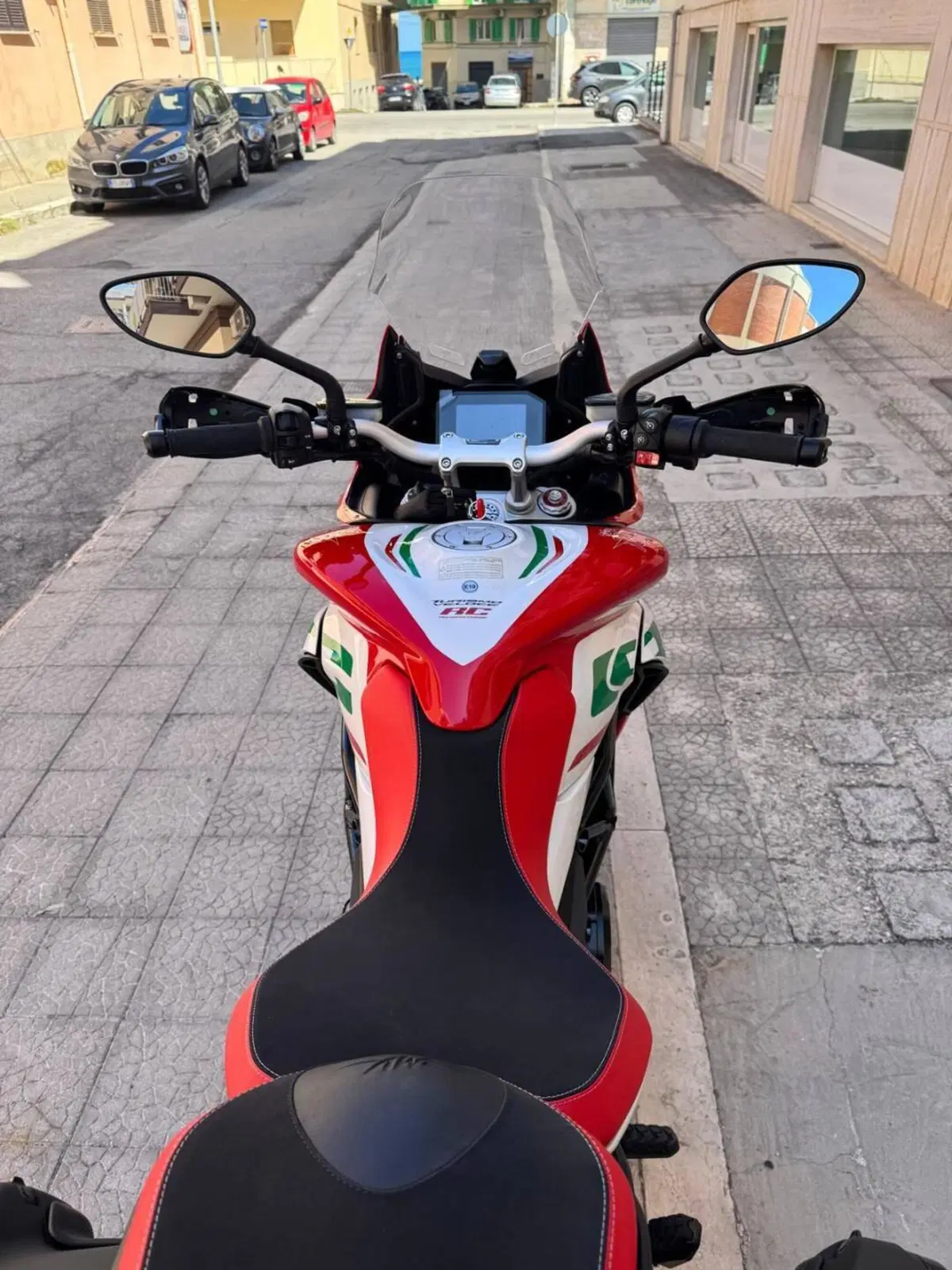 MV Agusta Turismo Veloce 800 RC SCS (2022 - 26) (8)