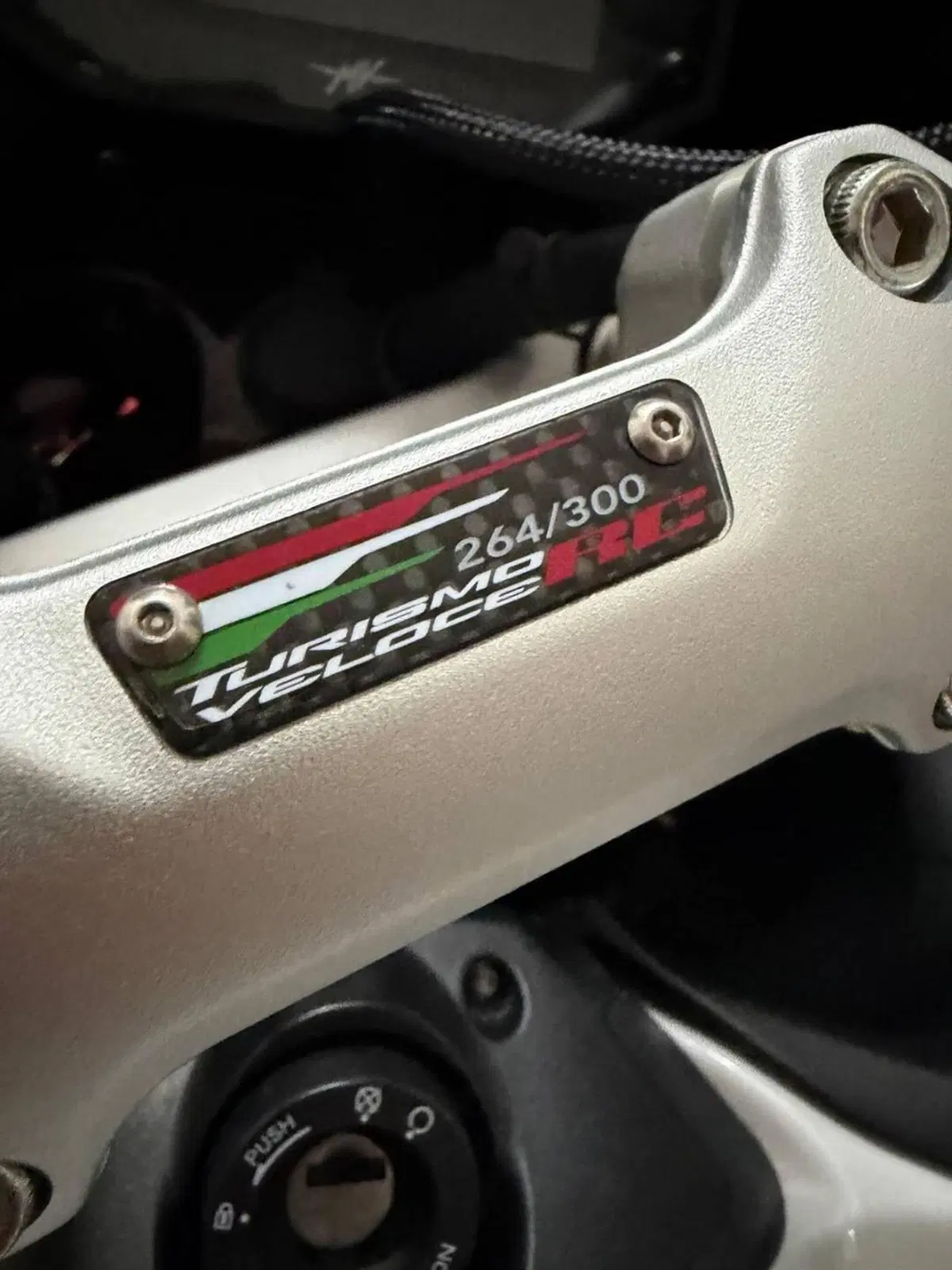 MV Agusta Turismo Veloce 800 RC SCS (2022 - 26) (10)