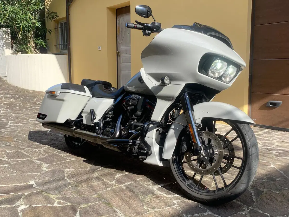 Harley-Davidson 117 Road Glide (2020) (2)