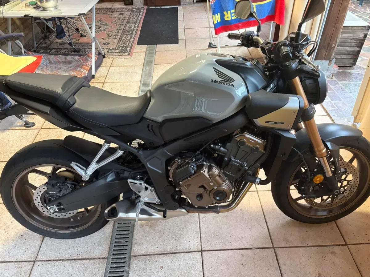Honda CB 650 R (2024 - 25) (3)