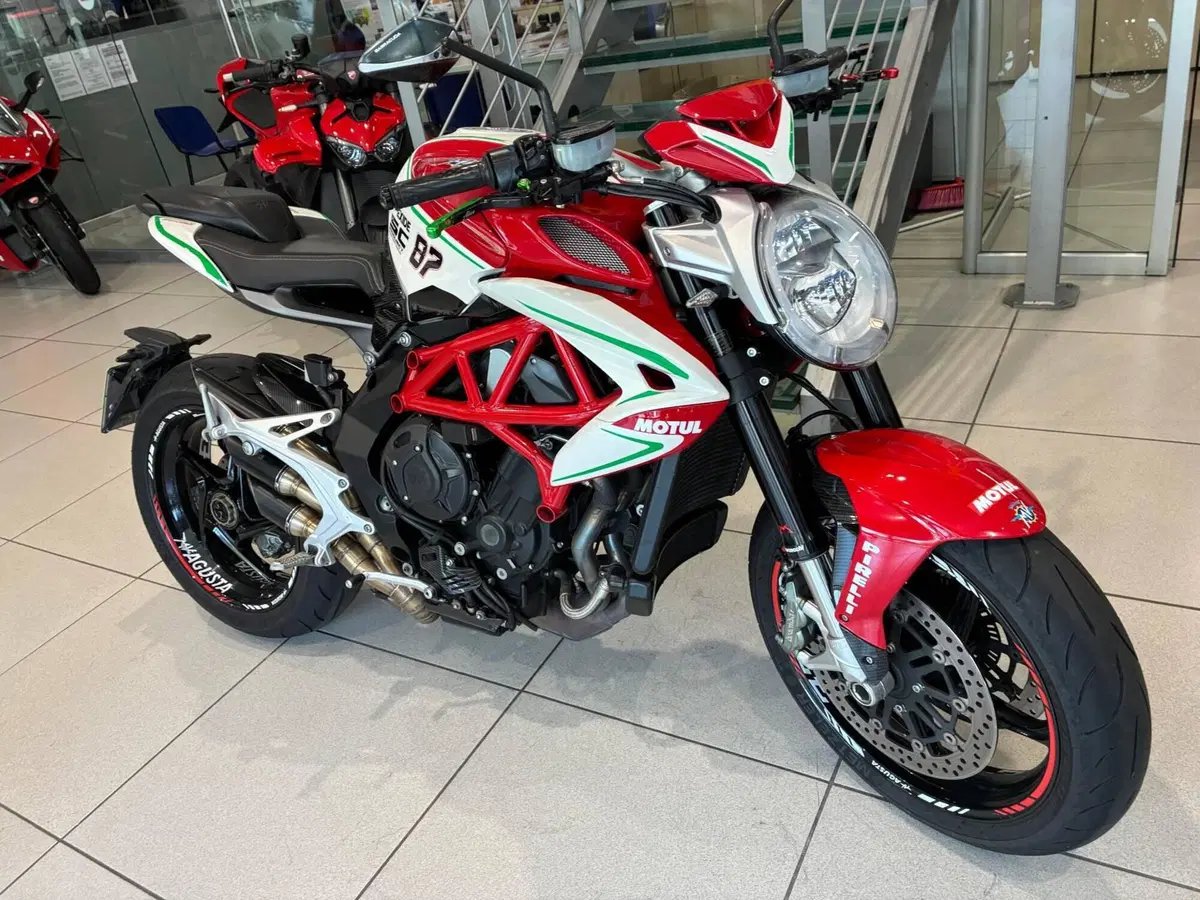 MV Agusta Brutale 800 RC (2018) (2)