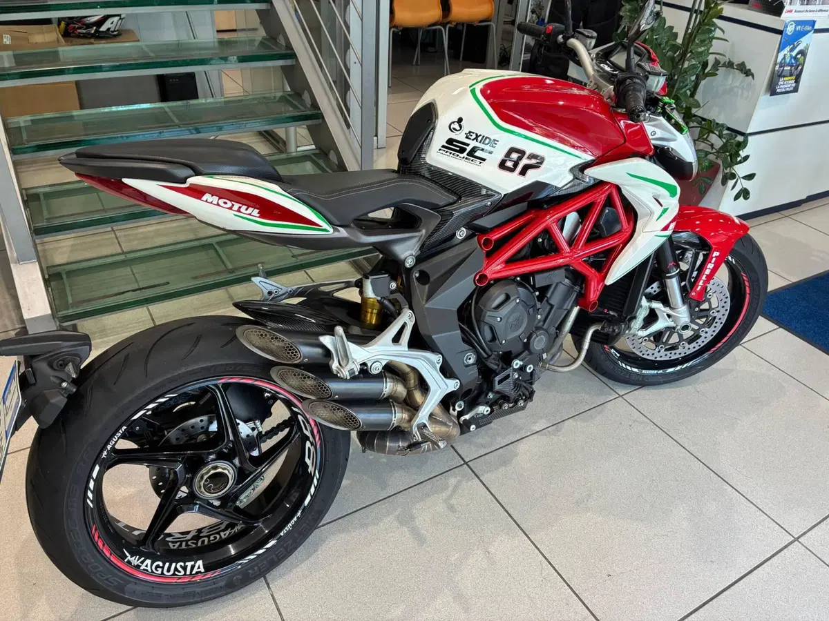 MV Agusta Brutale 800 RC (2018) (5)