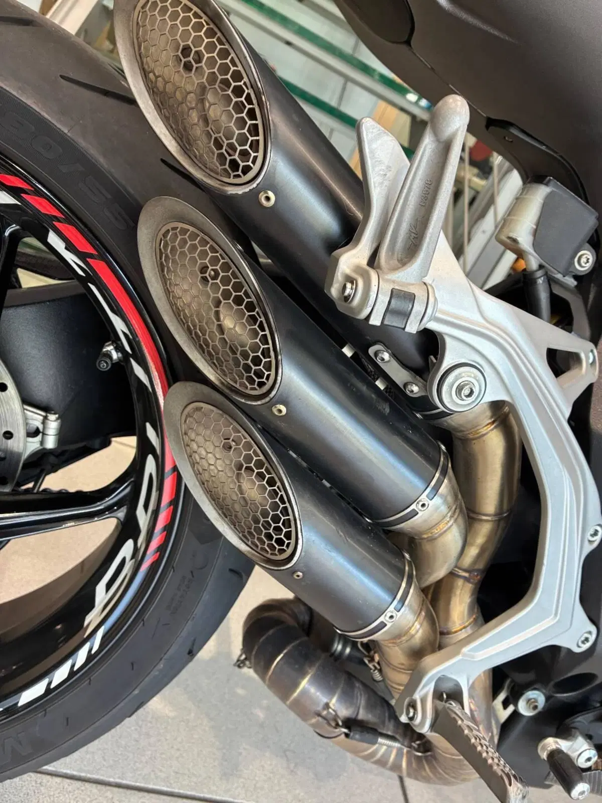 MV Agusta Brutale 800 RC (2018) (6)