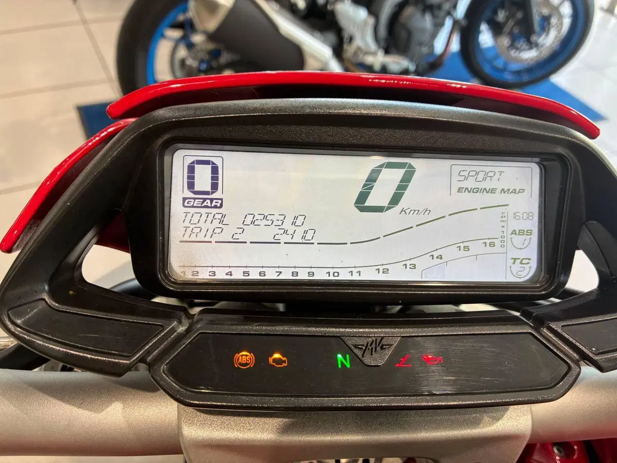 MV Agusta Brutale 800 RC (2018) (9)