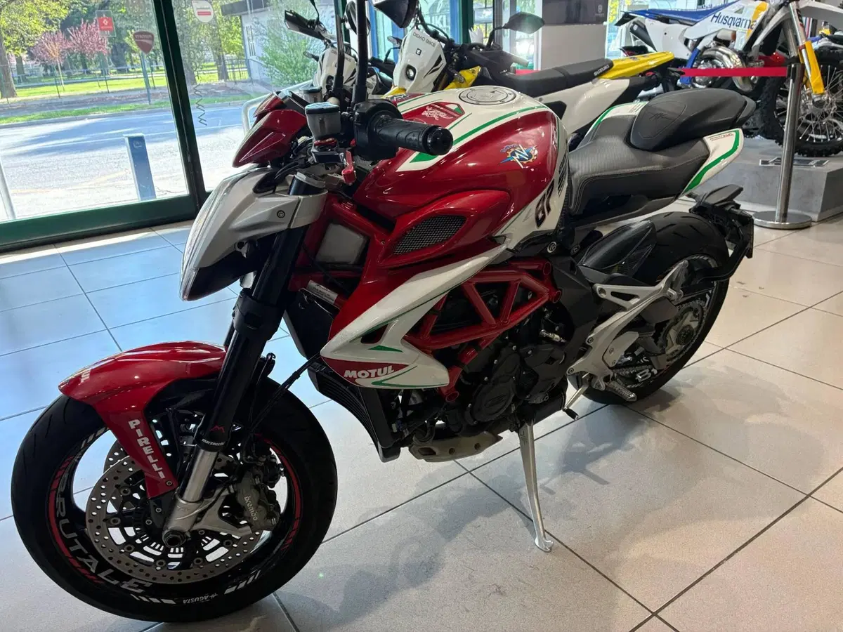 MV Agusta Brutale 800 RC (2018) (10)
