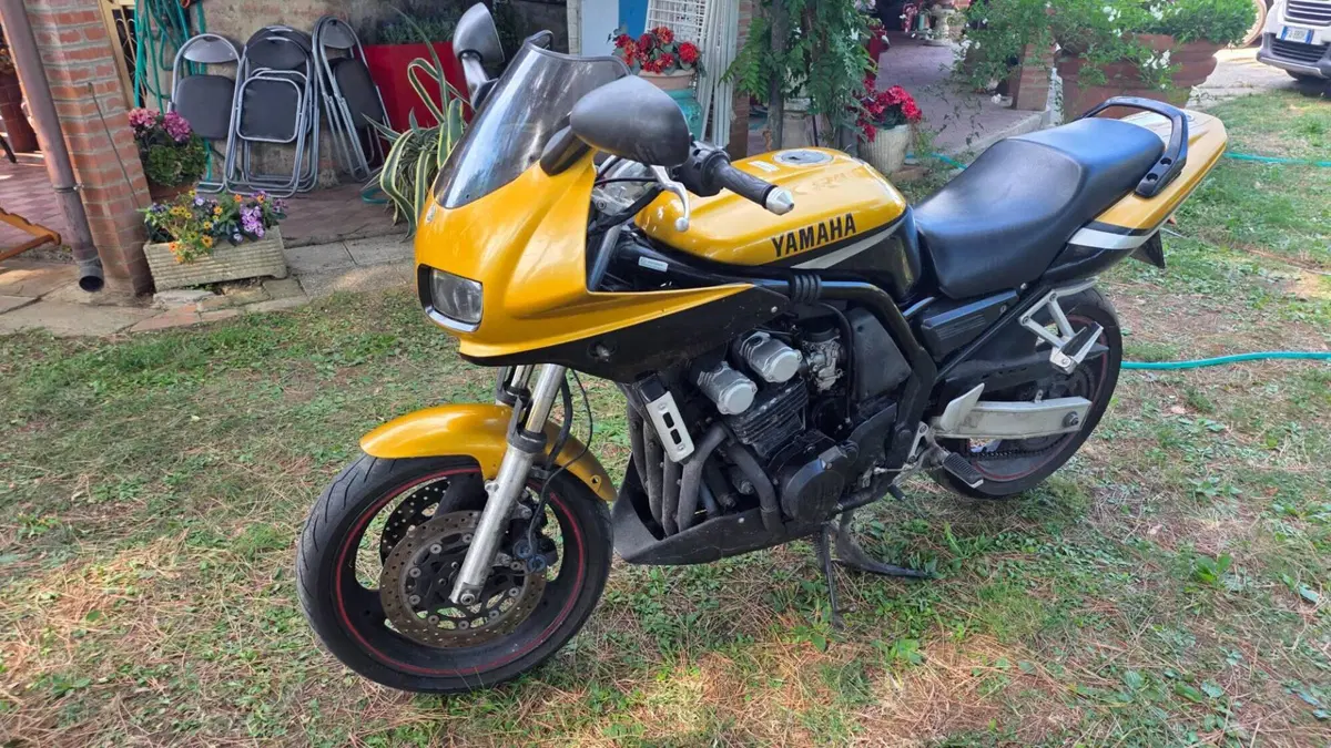 Yamaha FZS 600 Fazer (1998 - 01) (3)