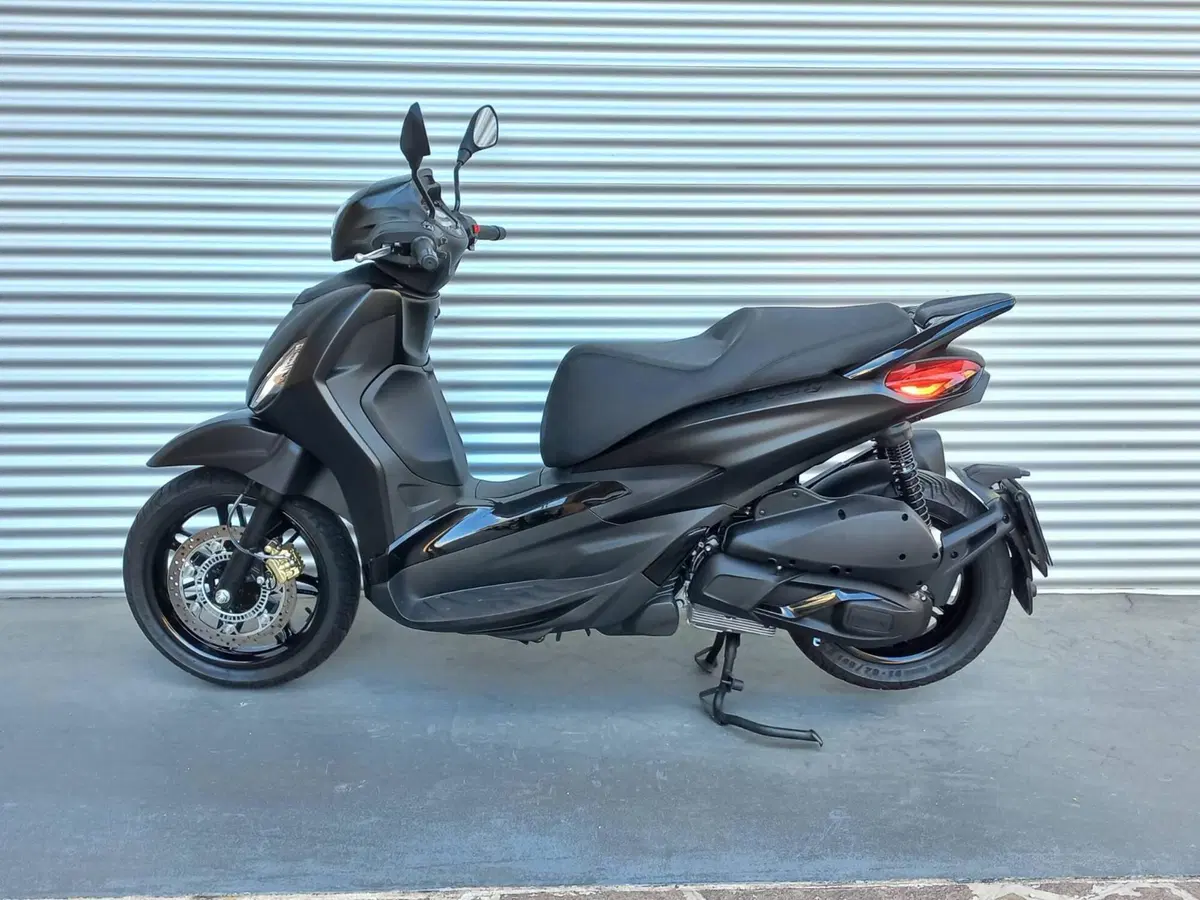 Piaggio Beverly 300 S ABS-ASR (2021 - 25) (5)