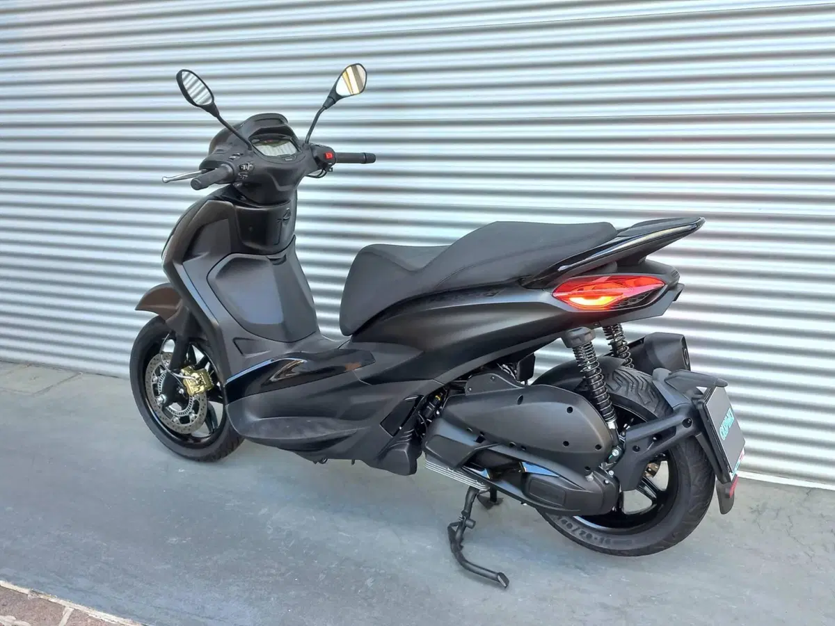 Piaggio Beverly 300 S ABS-ASR (2021 - 25) (6)