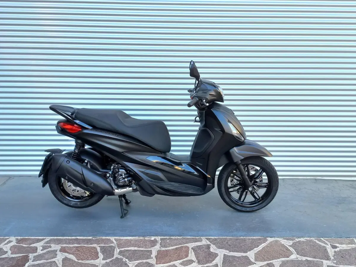 Piaggio Beverly 300 S ABS-ASR (2021 - 25) (2)