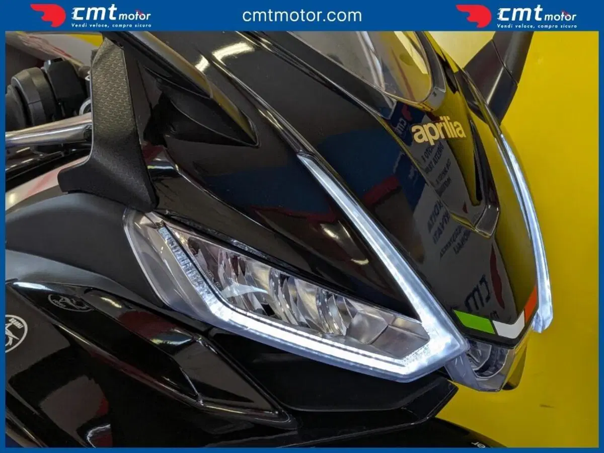 Aprilia RSV4 1100 Factory (2021 - 24) (7)