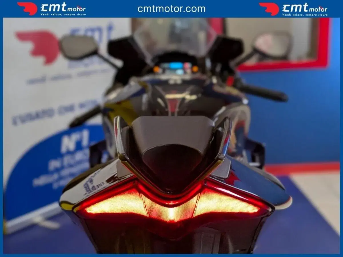 Aprilia RSV4 1100 Factory (2021 - 24) (8)