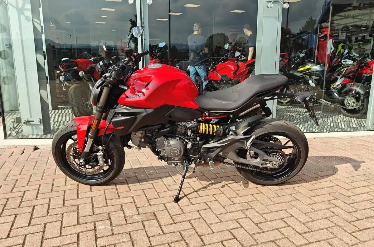 Ducati Monster 890 (2026) (2)