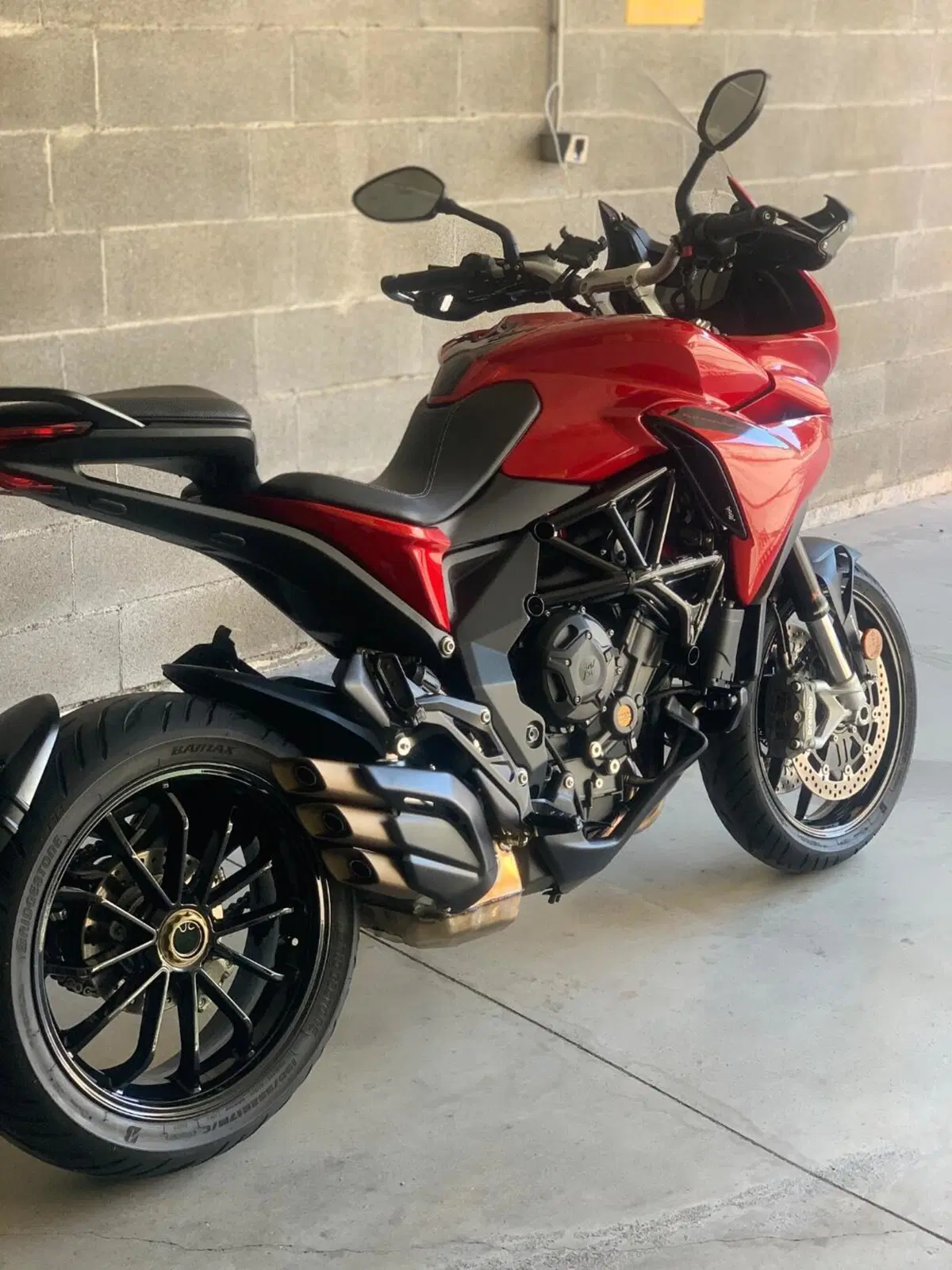 MV Agusta Turismo Veloce 800 R (2023 - 26) (6)