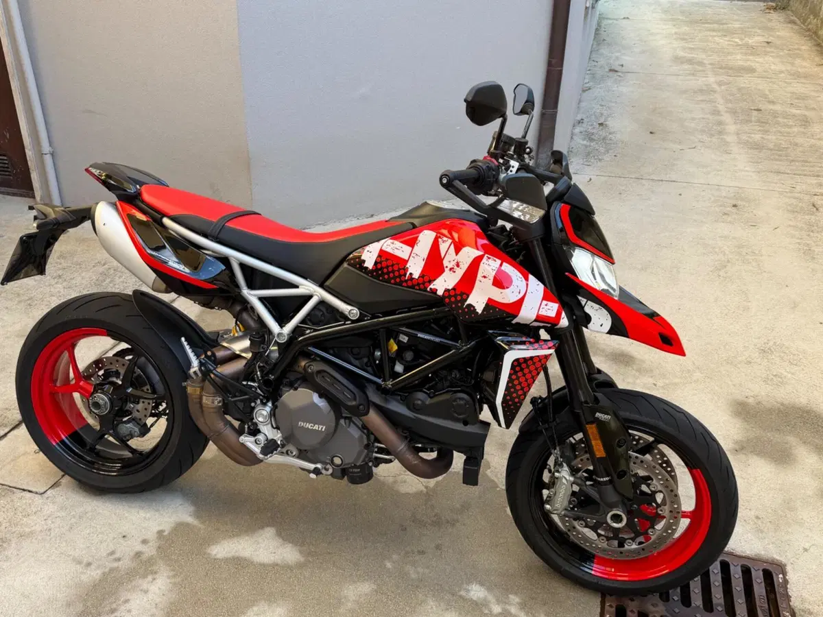Ducati Hypermotard 950 RVE (2022 - 25) (5)