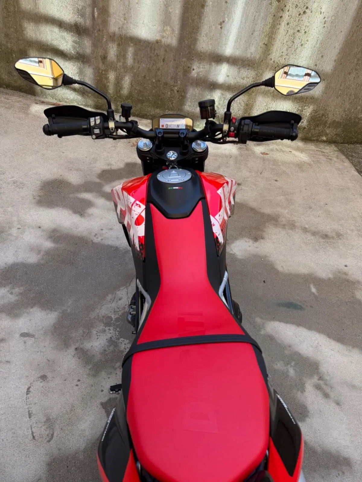 Ducati Hypermotard 950 RVE (2022 - 25) (11)