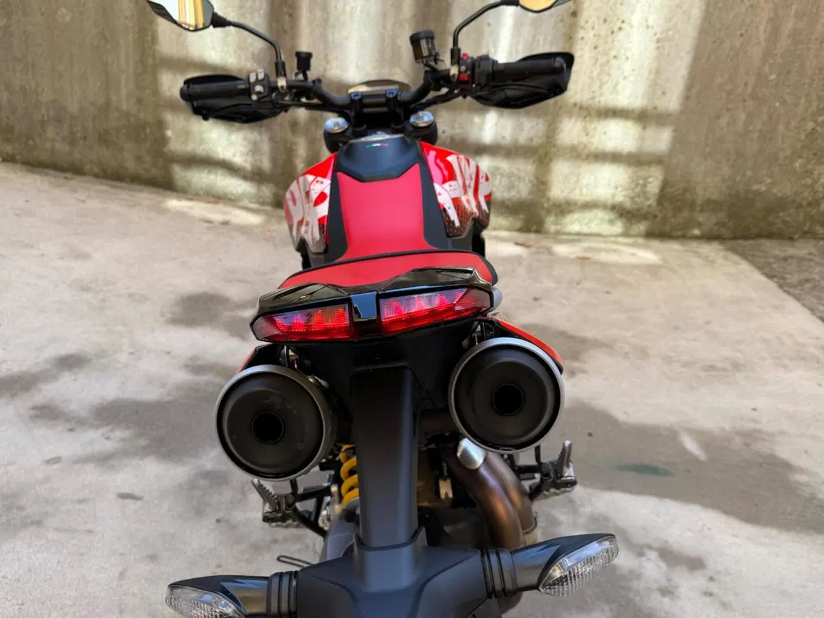 Ducati Hypermotard 950 RVE (2022 - 25) (14)