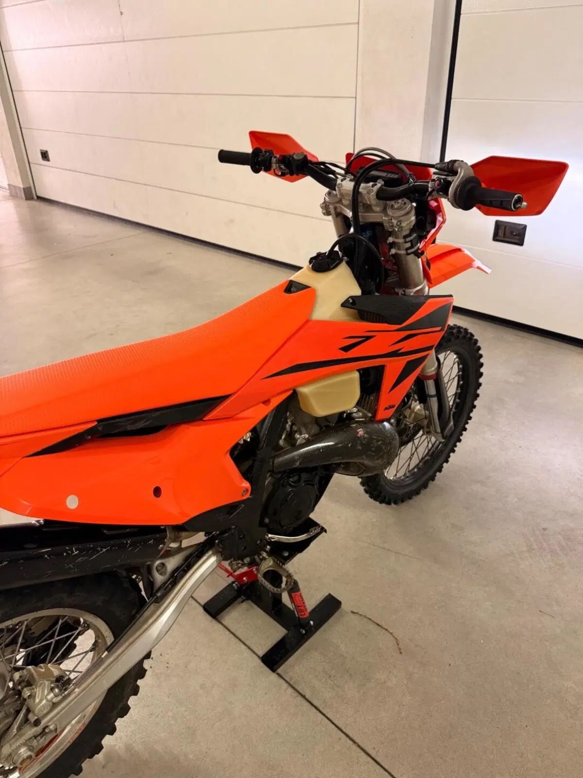 KTM 300 EXC (2025) (8)