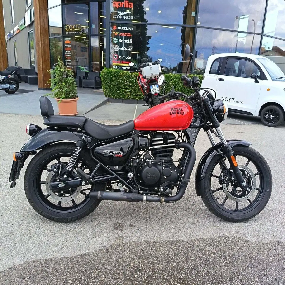 Royal Enfield Meteor 350 (2021 - 26) (2)