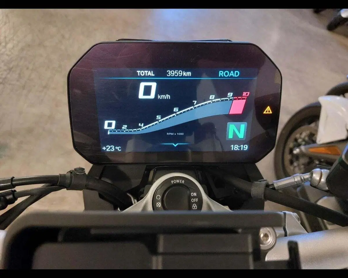 Bmw F 900 R (2025 - 27) (3)