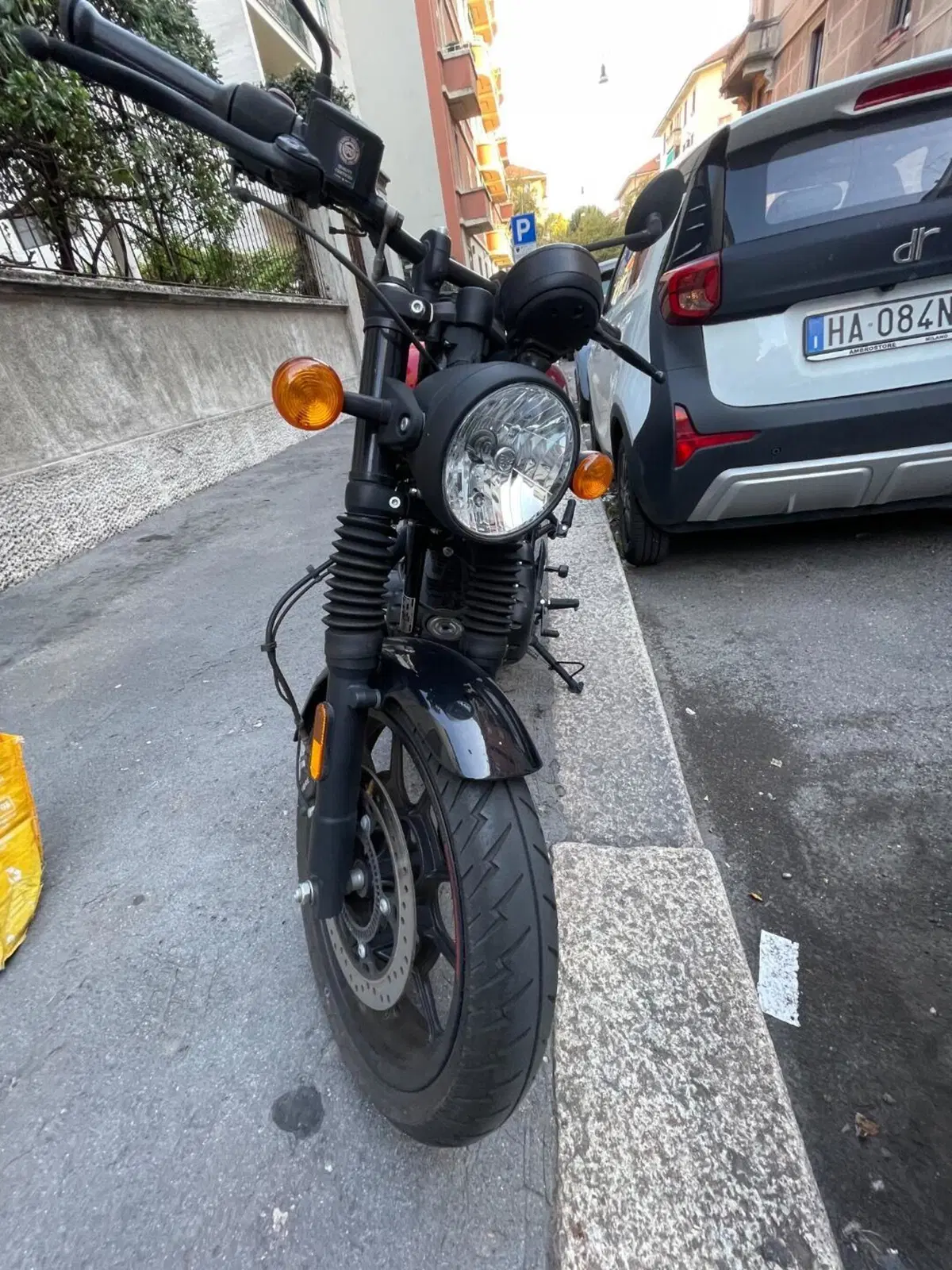 Royal Enfield HNTR 350 (2022 - 26) (3)