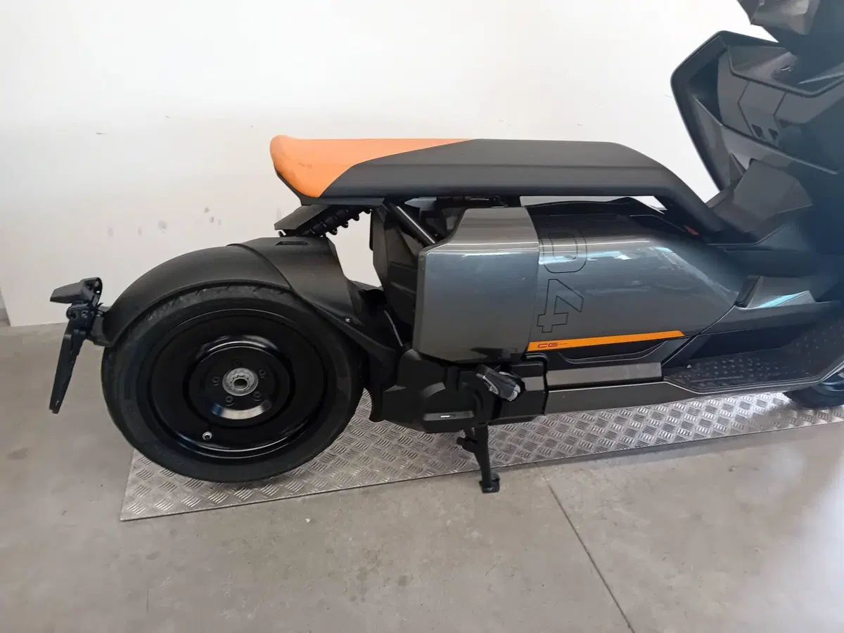 Bmw CE 04 (2021 - 25) (6)