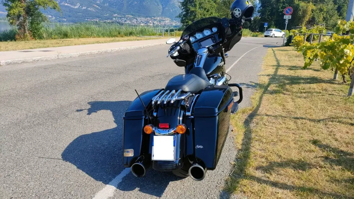 Harley-Davidson 107 Street Glide Special (2017 - 19) - FLHXS (4)